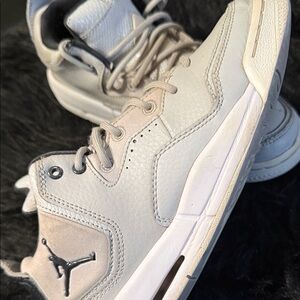Jordan Kids Sneakers in Light Gray and White